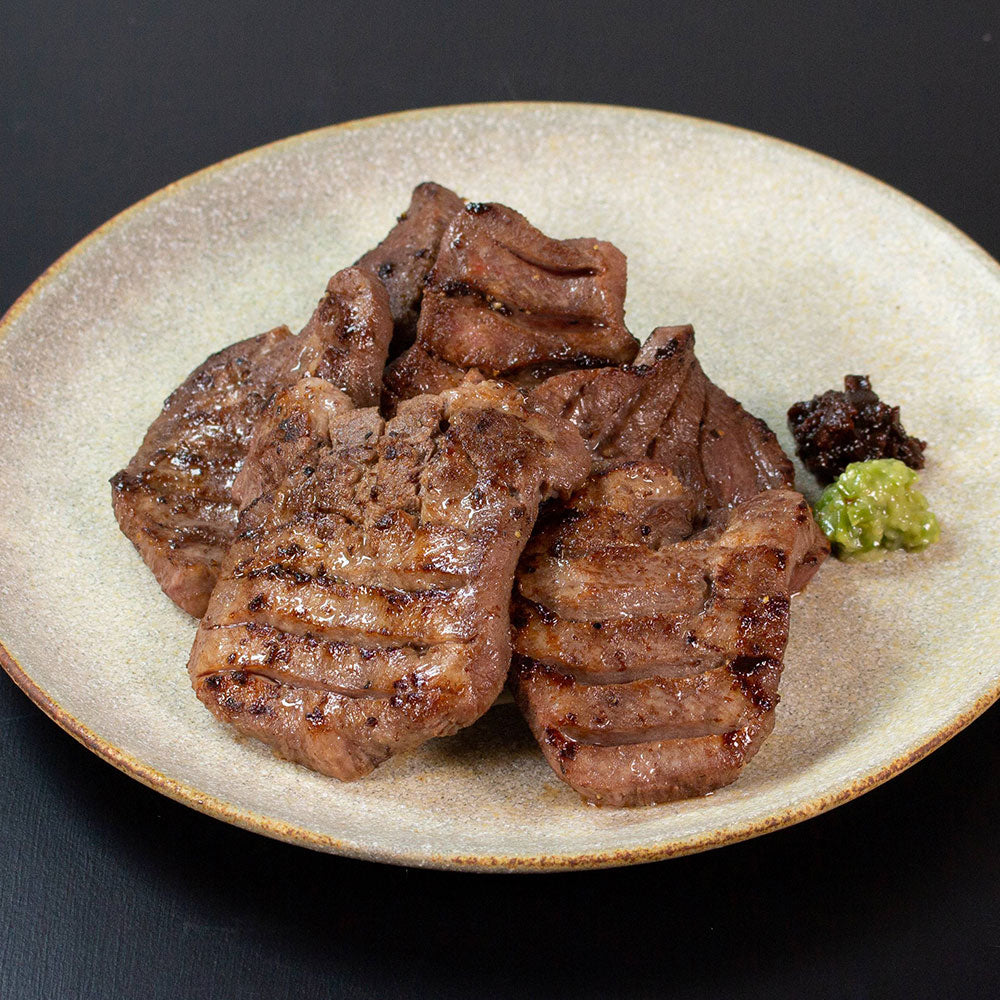 宮城・仙台 陣中 牛タン丸ごと一本塩麹熟成 牛肉 タン【送料込み】【二重包装不可】【お届け不可地域:離島】