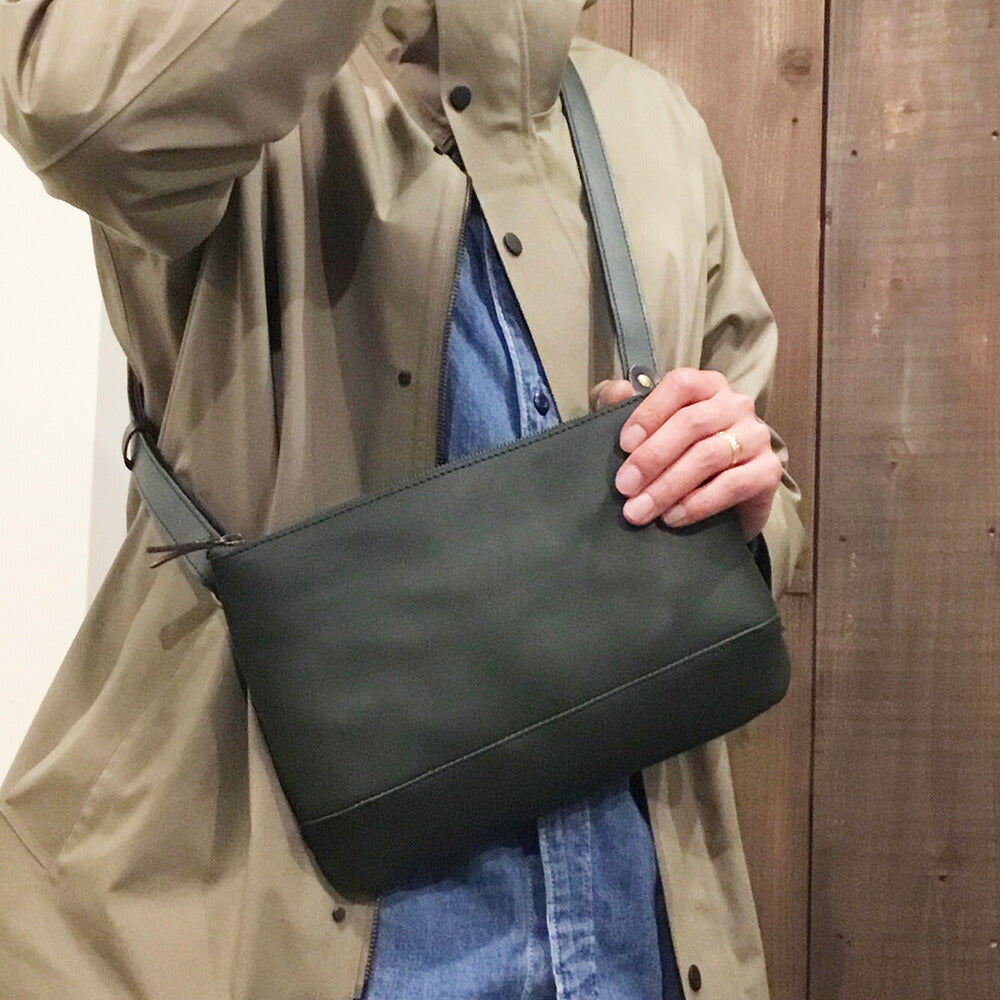 【3人シェア買いでお得】【alto.】スマートショルダーバッグ/サコッシュ(L)AKEB-3102(ブラウン)