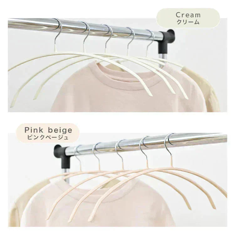 【グレー】【20本セット】すべらないハンガー 落ちない 滑り止め PVCコーティング 防水 型崩れ防止 肩 跡がつかない アーチ型 ニット カーディガン スリムハンガー 三日月 乾湿両用
