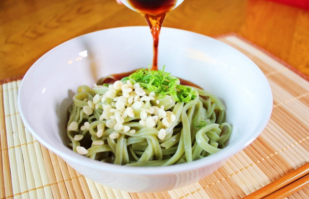 九州熟成半生ざるうどん!専用めんつゆ付き!4人前セット 平打ち麺 ビタミン豊富なモロヘイヤ入り♪