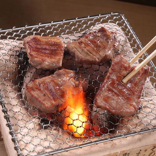 宮城・仙台 「陣中」 仔牛の牛タン丸ごと一本塩麹熟成 480g