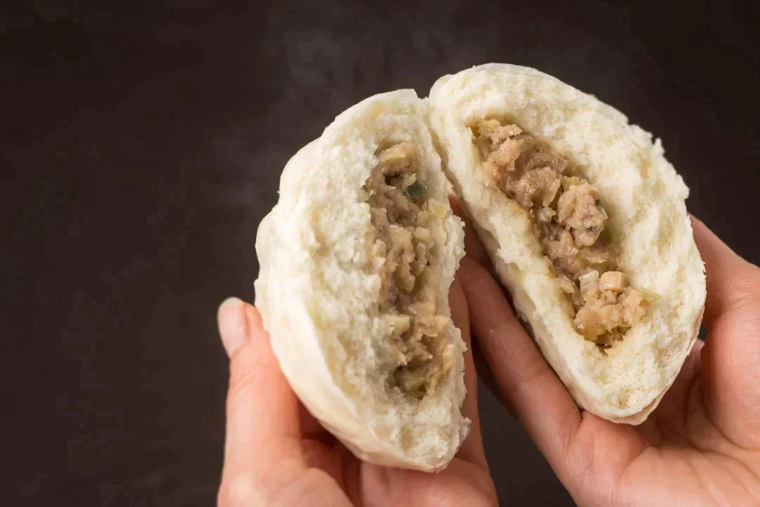 飲茶メーカー美勢商事のこだわりの「肉まん」15個入 大袋パック 冷凍品 訳ありお買い得 化学調味料不使用【送料無料】