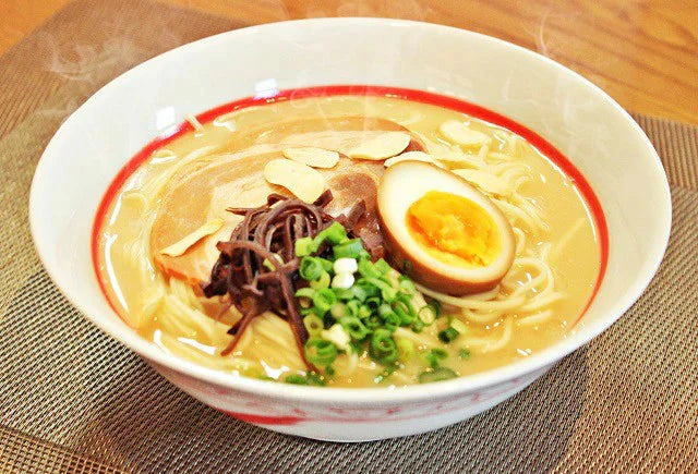 熊本とんこつ味2人前 人気の九州豚骨ラーメン 熊本風ガーリック豚骨スープ 本場九州 お試しセット ご当地 メール便 保存食 非常食 まとめ買い お取り寄せ【プチプラ特集】