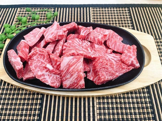 【肉の日】【100gあたり960円】黒毛和牛サーロイン贅沢切り落とし 300g