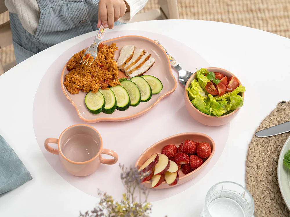 ストウブ ベビー&キッズ テーブルウェアセット ピンク | STAUB 赤ちゃん用 食器 皿 マグ セラミック 子ども用 食器セット ギフト お祝い 出産祝い 陶器 食器 動物 どうぶつ デザイン プレート