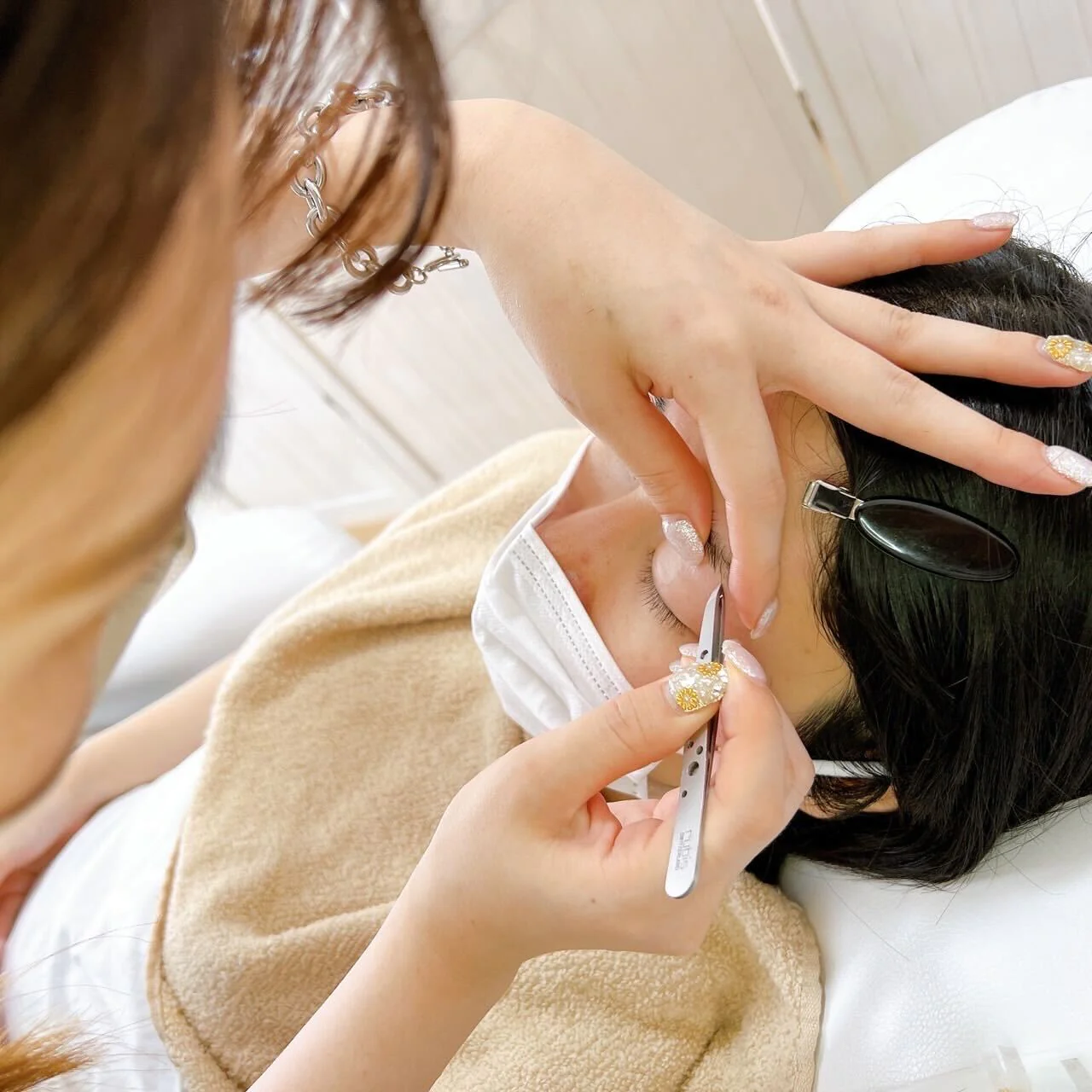 9/15まで20%OFF美眉アイブロウスタイリング(Wax+メイク込み)【美容チケット】美容 / アイブロウ / まつげパーマ / 眉毛 / 大阪 / 上本町/ホワイトアイ