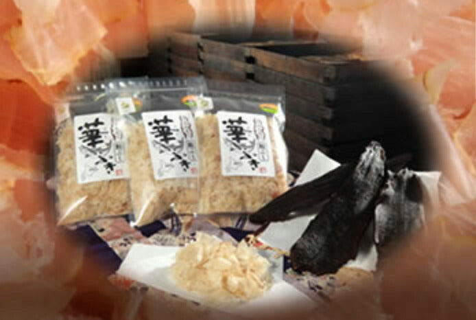 華ふぶき さけ削り節 60g 3個セット 送料無料 鮭ぶし さけぶし 鮭節 鮭 ぶし 北海道 お土産 ギフト 北海道産 おにぎり 鮭 冷奴 だし 出汁 つぶれない店 食品 知床 標津 マルワ食品