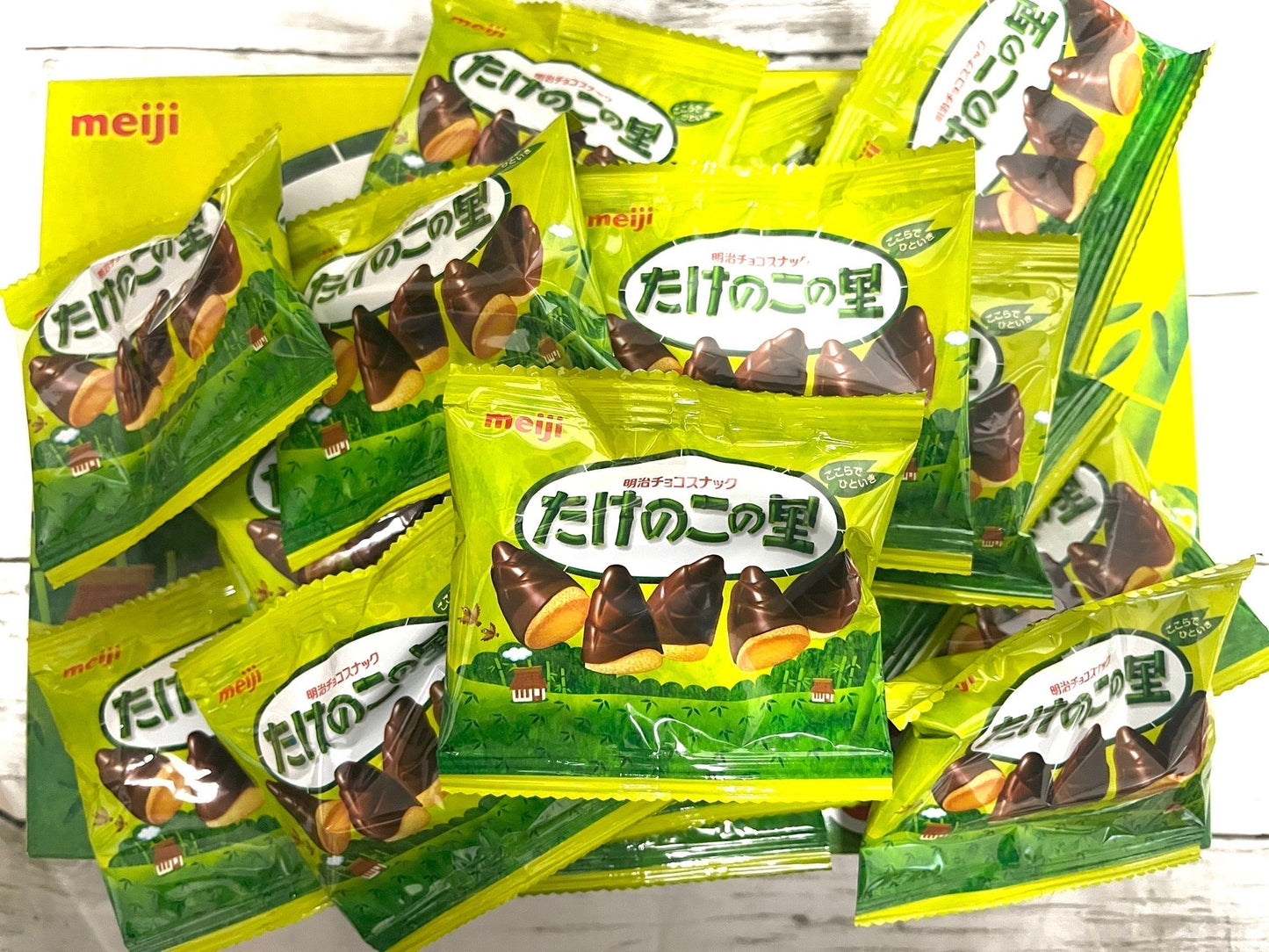 【 24袋 】 meiji たけのこの里 明治 チョコスナック 大容量 チョコレート 菓子 お菓子 お徳用 BIG BOX costco コストコ 送料無料 やっぱりたけのこ! 派のあなたに 24個 24袋入