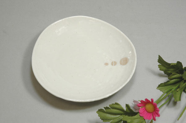ドット白三角4.0皿 直径13.5cm 丸皿 中皿 和食器 和皿 水玉 ホワイト 美濃焼 陶器のふる里 stockヤ