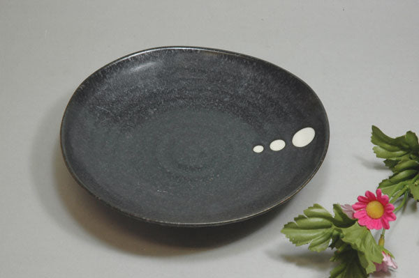 ドット黒三角6.0皿 直径19cm 白黒 和モダン 水玉 和食器 大皿 家庭用 業務用 陶器のふる里 stockヤ