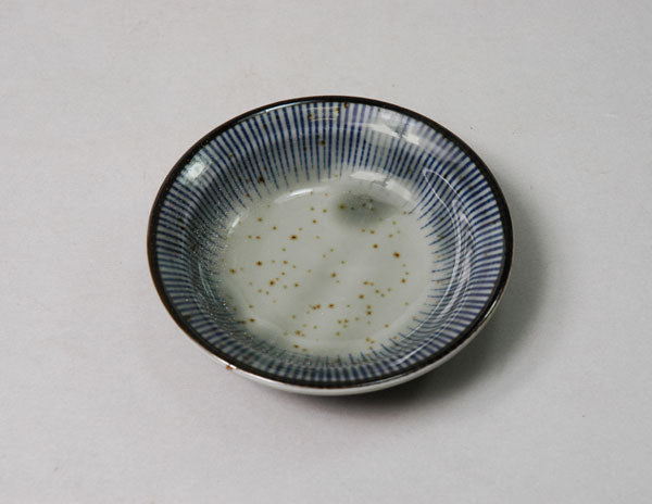 益子風十草 薬味小皿 直径8.8cm 薬味皿 醤油皿 こざら 小プレート 美濃焼 国産 日本製 和柄 和皿 プレート豆皿 飲食店様 大口注文歓迎 卸値 特価 業務用価格 やくみ皿 激安 お値打ち 良品 和食器 唐草模様 藍色 ネイビー 藍染 陶器のふる里 stockヤ