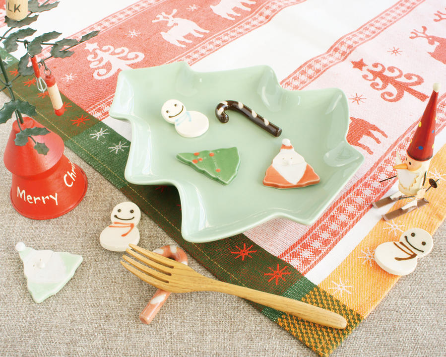 クリスマス ツリープレート ホワイトツリー型 白い食器 白食器 ポーセリンアート 美濃焼 国産食器 パーティー食器 ケーキ皿 取り分け皿 取り皿 クリスマスアイテム テーブルウェア CHRISTMAS 陶器のふる里 trysケ