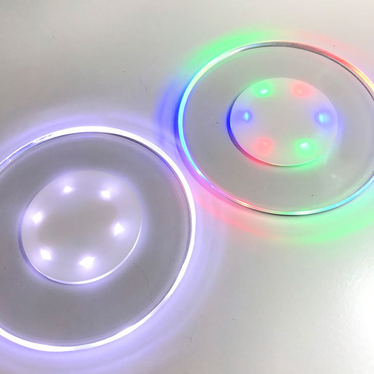 光るLEDコースター <6個セット Mix: White×3/RGBカラー×3>おしゃれ 光る 丸型 薄型 側面発光 LED 台座 おしゃれ 演出 グラス ライトアップ ハーバリウム LEDコースター グラスコースター(番号:93)