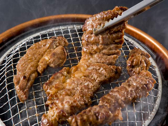 亀山社中ハラミ900g 華咲きハラミたっぷり900g名店亀山社中の焼