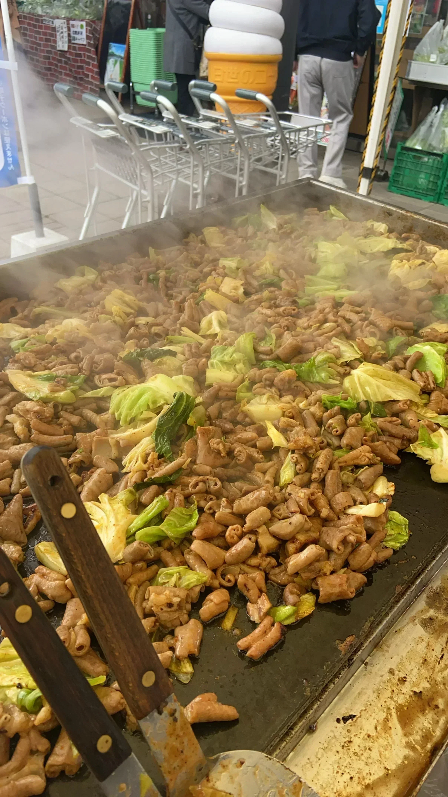 ㊗️0円食堂ロケ地㊗️赤城名物！丸福ホルモン6袋セット(しょうゆ3袋&うま塩ペッパー3袋)各200g入　賞味期限180日(冷凍商品)