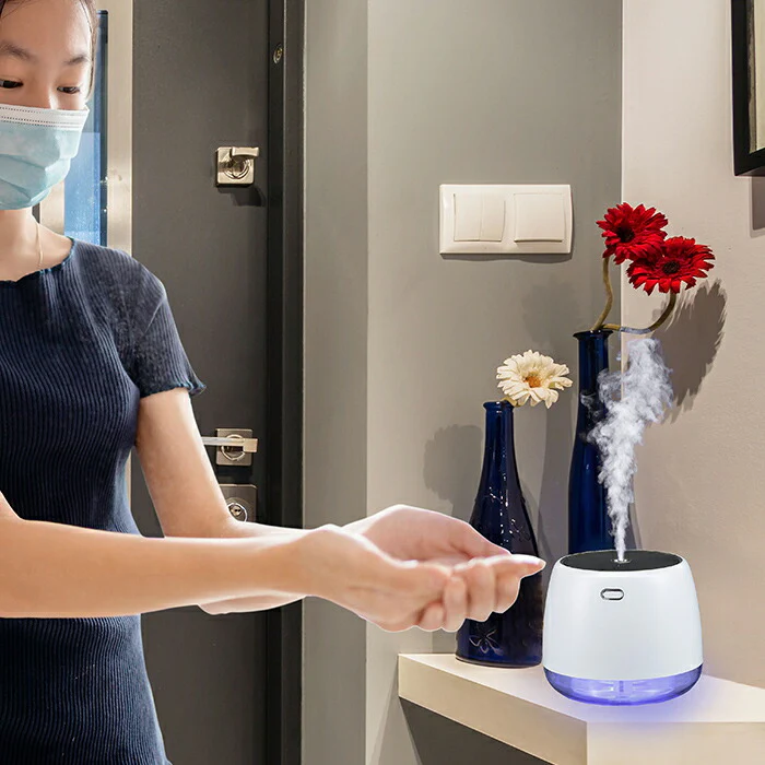 LED付き アルコール ディスペンサー 自動 180ml 非接触 消毒液 自動噴霧器 アルコール消毒 赤外線センサー 飲食店 美容院 病院 玄関 子ども 大人