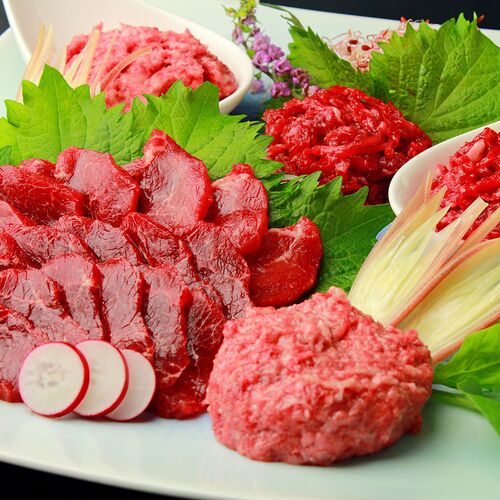熊本 「千興ファーム」 鮮馬刺しバラエティ3種セット （桜うまトロ75g×2、ユッケ65g×2、赤身40g×2）