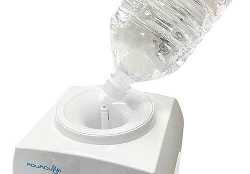 ウォーターサーバー 卓上 ペットボトル おしゃれ 温水 冷水 2L スリム AQUACUBE2