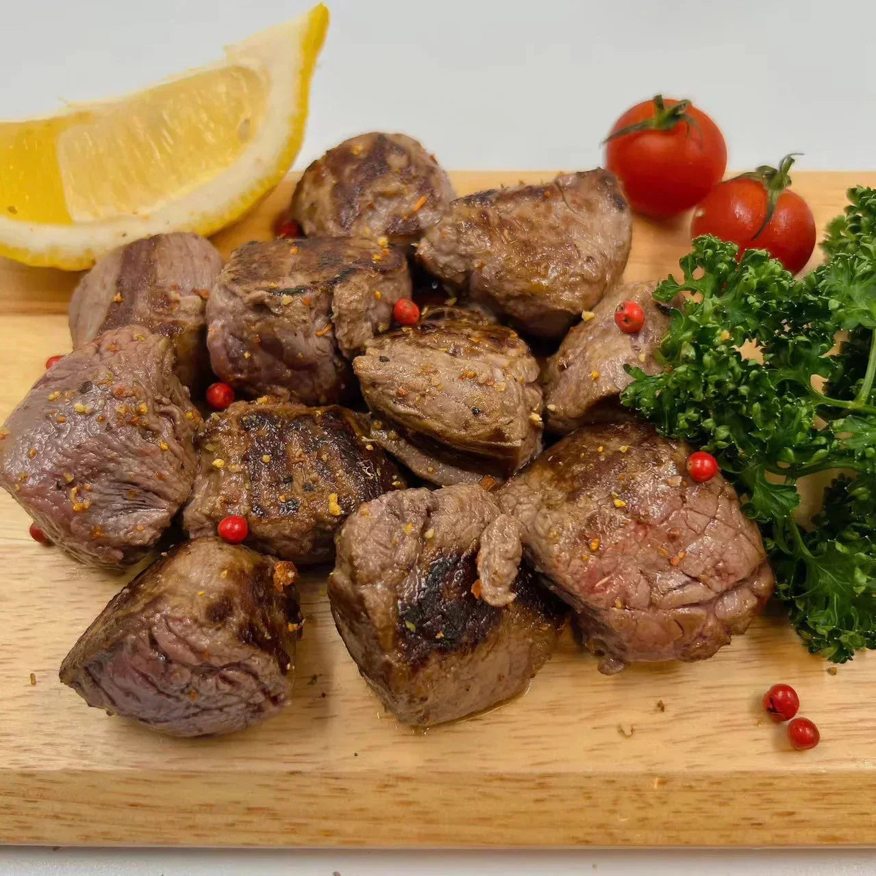 【牛肉100%】オーストラリア産牛ヒレサイコロステーキ (900g)/冷凍クール便