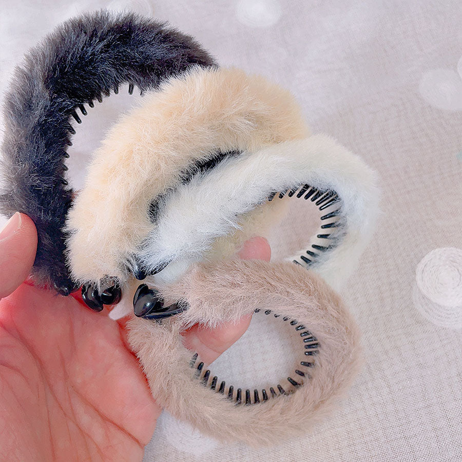 (ベージュ)もこもこヘアクリップ 団子 冬 ポニーリング シュシュ ファー ヘアアクセサリー 髪飾り 上品