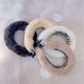 (ベージュ)もこもこヘアクリップ 団子 冬 ポニーリング シュシュ ファー ヘアアクセサリー 髪飾り 上品