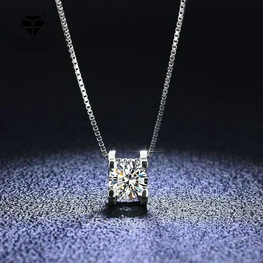 ベネチアチェーン使用ブリリアントカット大粒ダイヤモンドＣＺスクエアペンダントネックレス【カウシェファーム収穫対象商品】