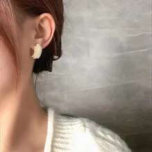ピアス レディース 縦型 パール 大ぶり おしゃれ 大きい 韓国 金 メッキ キラキラ ウエディング 小ぶり シンプル 大きい 上品 かわいい