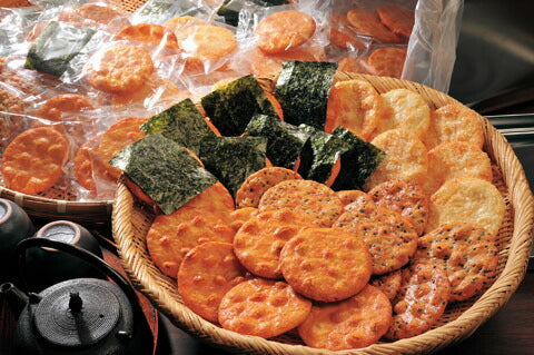 岩手県名産品　ご当地グルメ　みちのくひとめぼれ煎餅一斗缶入【お届け不可地域：沖縄・離島】