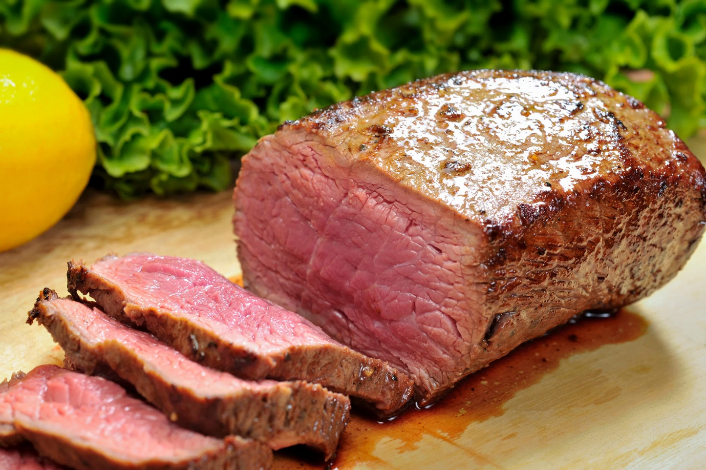 九州産黒毛和牛モモブロック　約500ｇ～600ｇ　牛肉 ギフト 送料無料 黒毛和牛　贈答品 冷凍 ローストビーフ　和牛　牛モモ　お手軽 お取り寄せ お取り寄せグルメ 北海道と沖縄を除き 【送料無料】