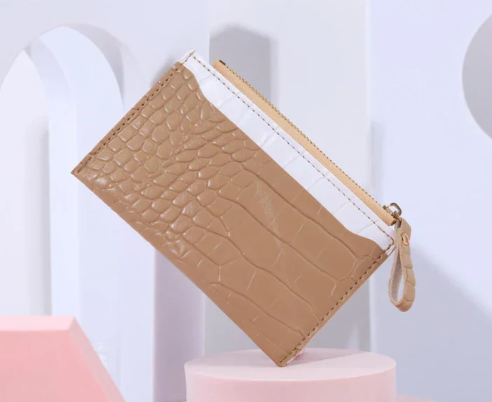 【カーキー】パスケース　クロコダイル柄 カード入れ マルチケース コインケース 男女兼用