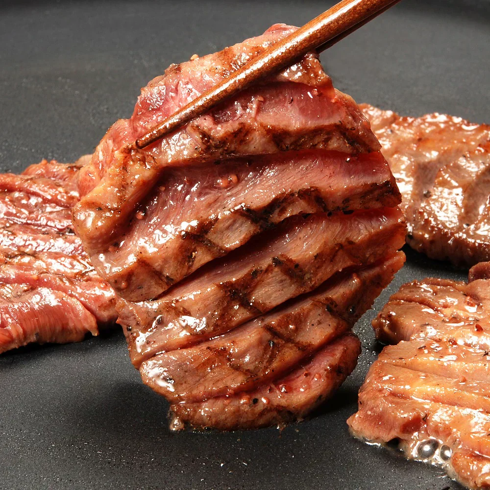 牛タンブロック 1本 約800g 牛タン タンブロック 厚切り ステーキ 焼肉 バーベキュー タン塩 タン中 タン元 ギフト お歳暮 お中元