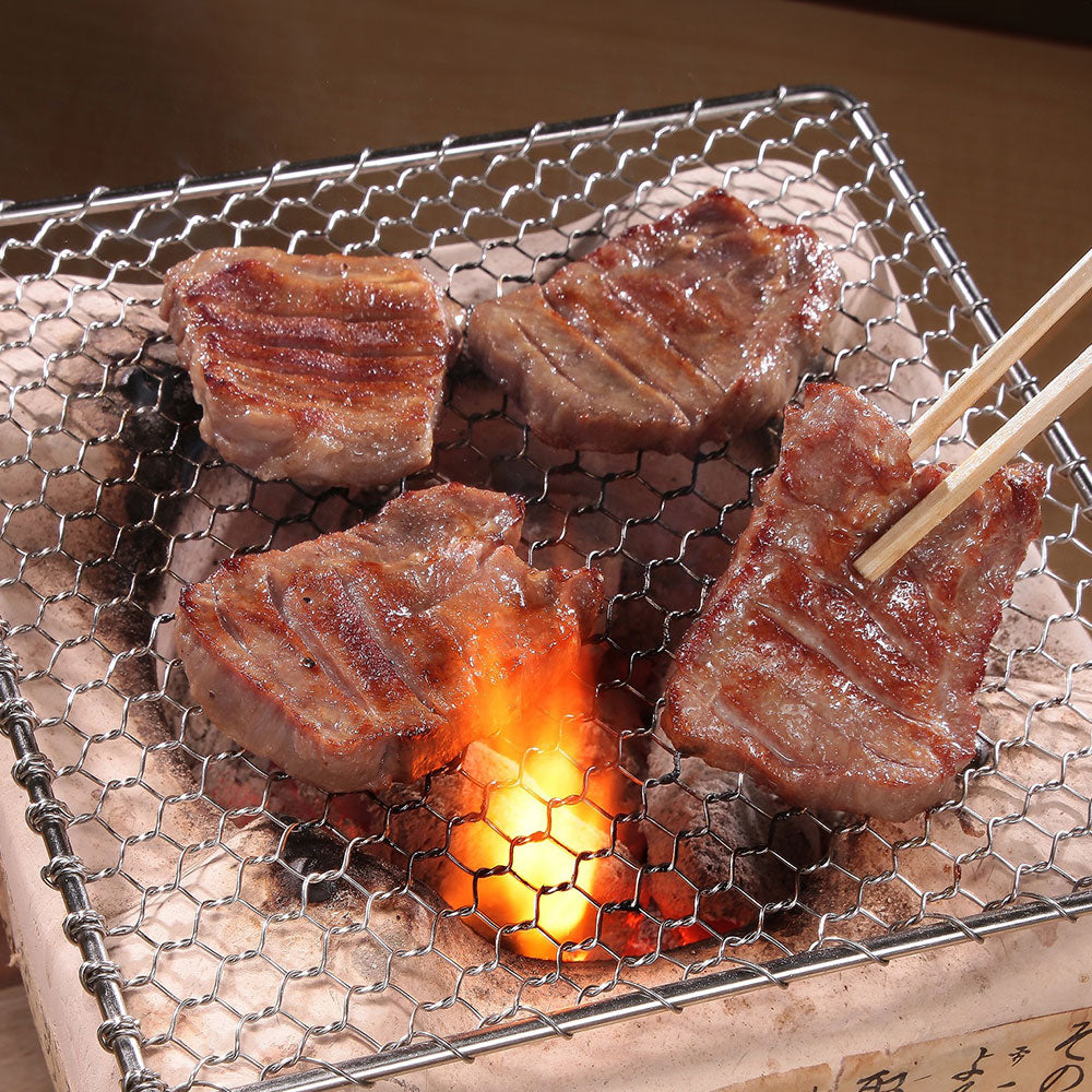 宮城・仙台 陣中 仔牛の牛タン丸ごと一本塩麹 熟成 牛肉 タン【送料込み】【二重包装不可】【お届け不可地域：離島】