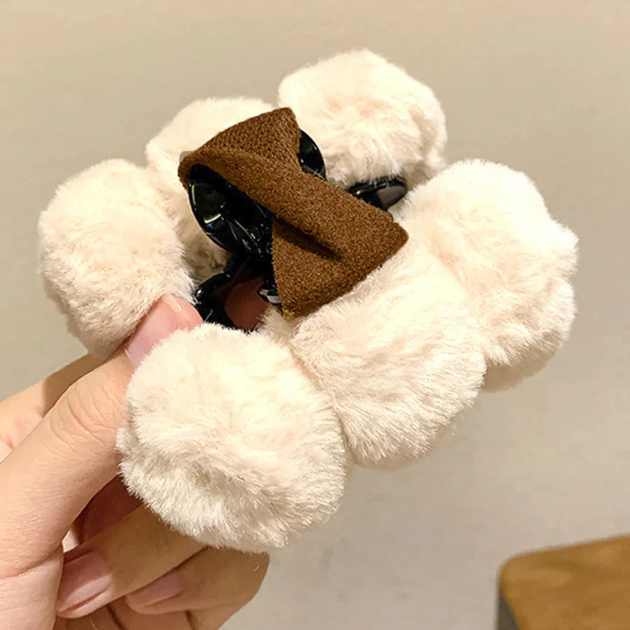 (ベージュ)ヘア留め ヘアアクセサリー フェイクファーバンスクリップ 髪飾り 上品 パーティー飾り