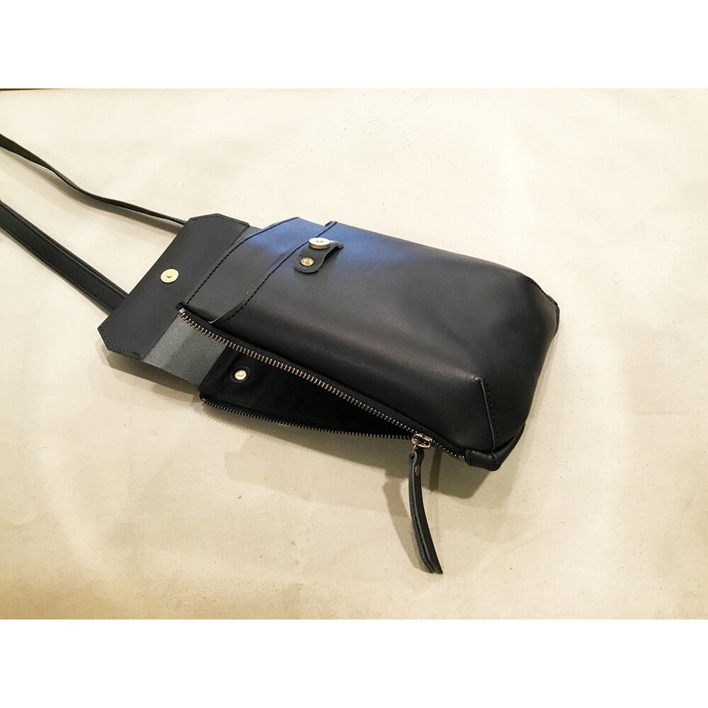 【alto.】縦型スマートショルダーバッグAMSB-1030（ブラック）
