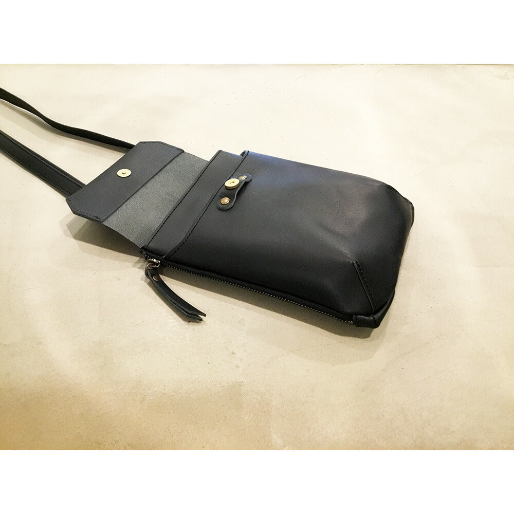 【3人シェア買いでお得】【alto.】縦型スマートショルダーバッグAMSB-1030（ブラック）