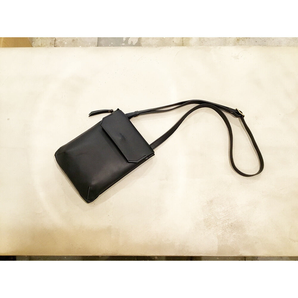 【alto.】縦型スマートショルダーバッグAMSB-1030（ブラック）