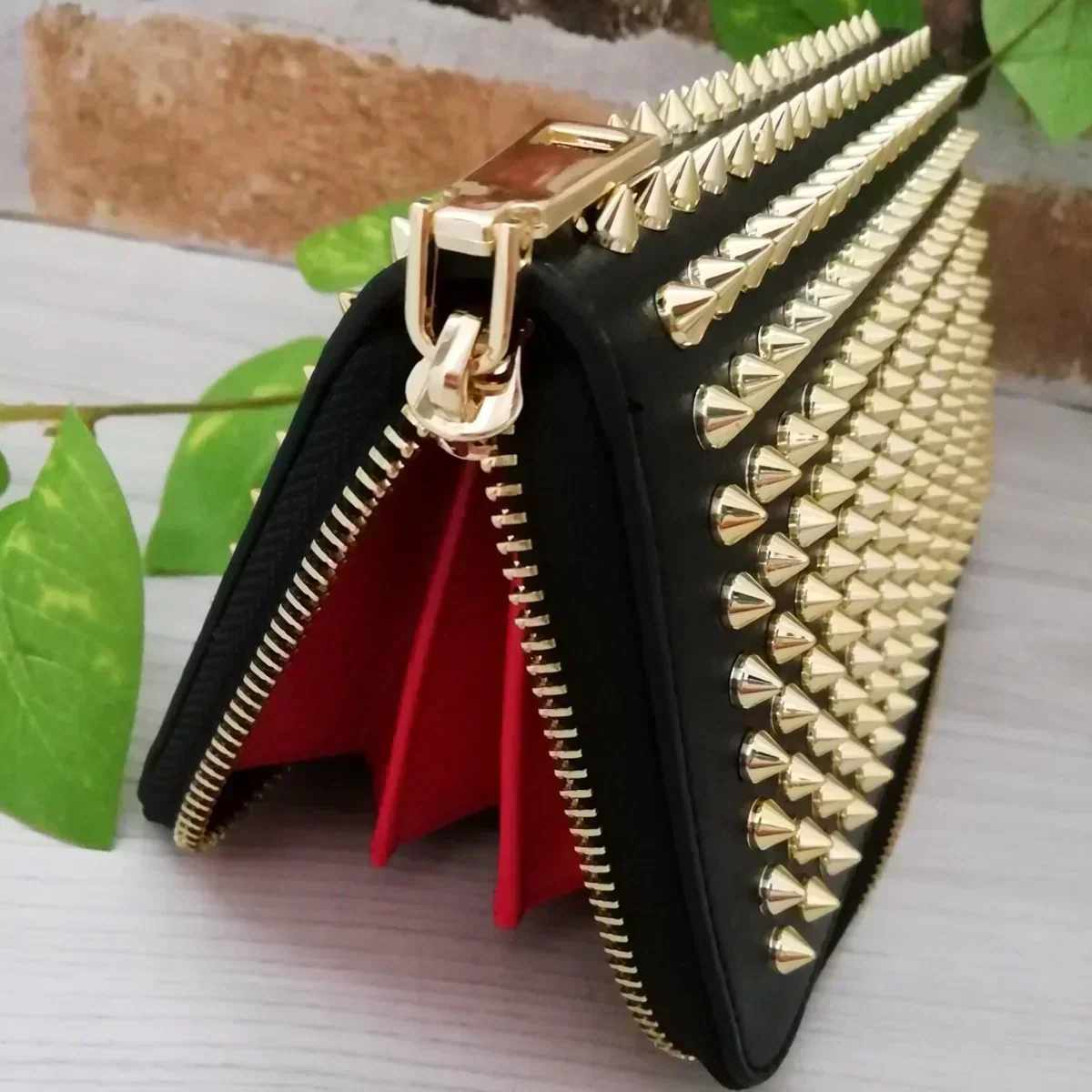 【ゴールド】トゲトゲ　キラキラ　スタッズ　長財布　オリジナル商品