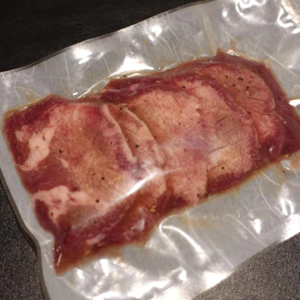 【本格高級】熟成塩 厚切り牛タン　1kg（250g×4パック）