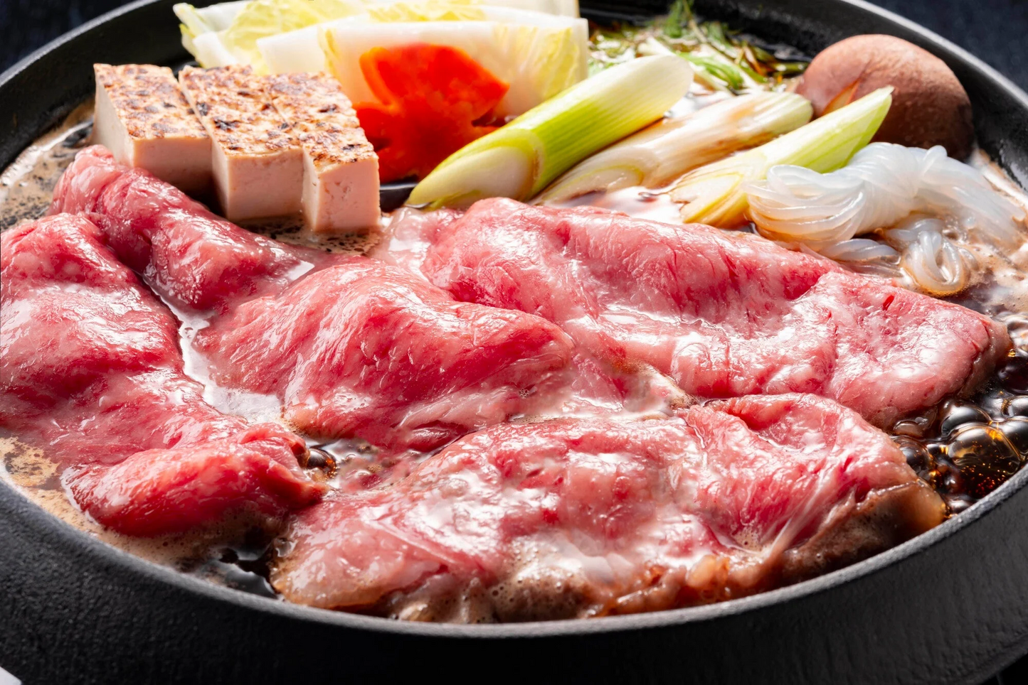 【超得ハイパーSALE】訳あり！九州産黒毛和牛しゃぶしゃぶすき焼き用（肩ロース肉・肩バラ肉・モモ肉）500ｇ和牛 ギフト 送料無料 黒毛和牛　贈答用 冷凍 牛肉　すき焼き　黒毛和牛　しゃぶしゃぶ お取り寄せ お取り寄せグルメ 北海道と沖縄を除き 【送料無料】