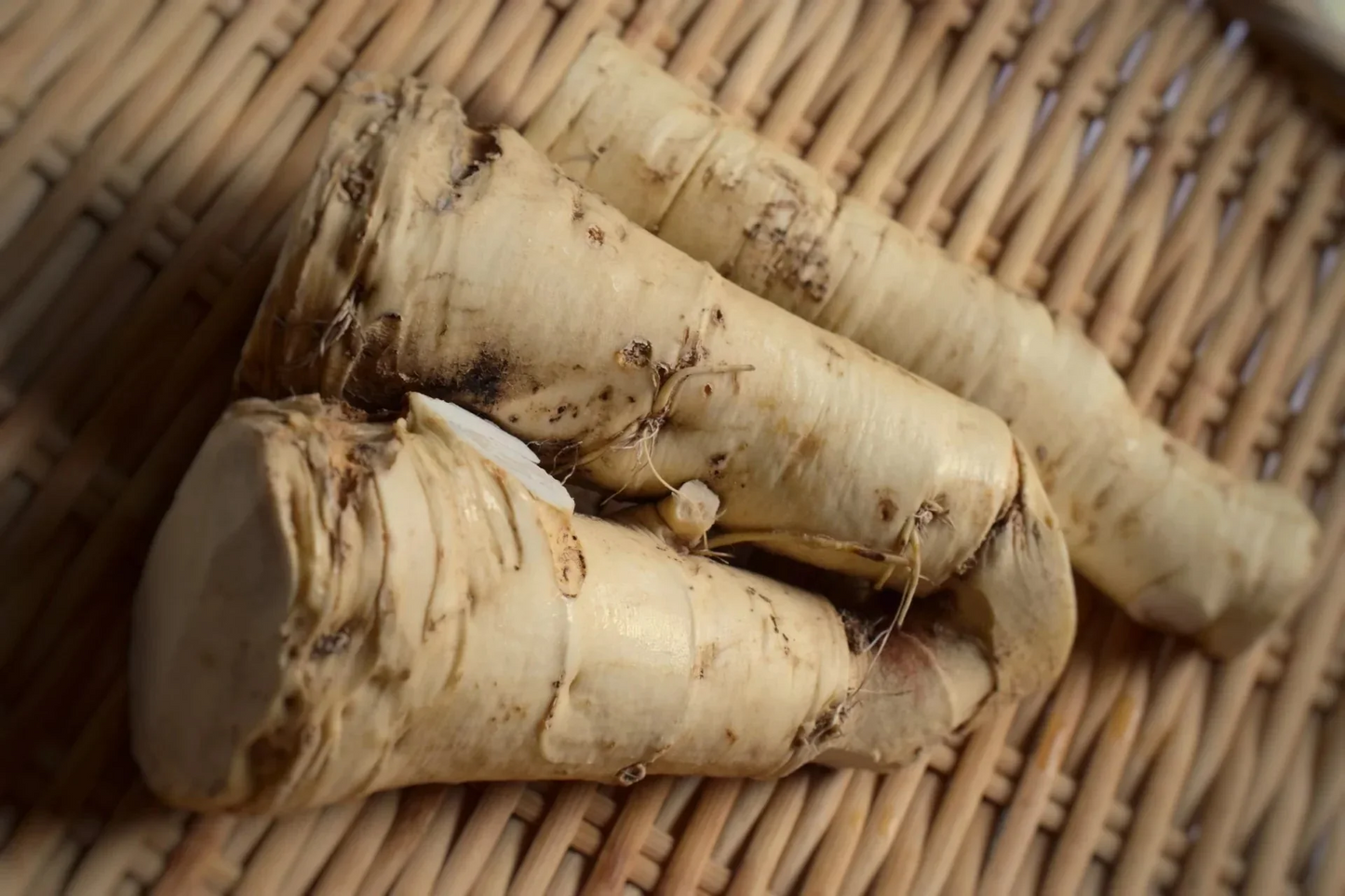 【激辛!!北海道十勝産の山わさび】 北海道 十勝産 山わさび セット販売 ホースラディッシュ 西洋わさび 野菜 わさび (1kg)