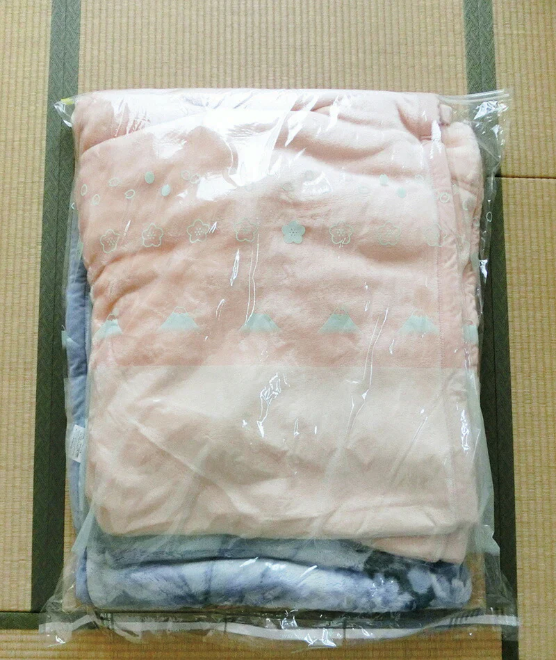 【掃除機不要！上に乗るだけ簡単圧縮】圧縮袋 布団圧縮袋 旅行用 布団 掃除機不要 簡単圧縮  掛け布団 肌掛け布団 コンパクト収納 上に乗る  ふとん上に乗るだけ！ふとん圧縮パック