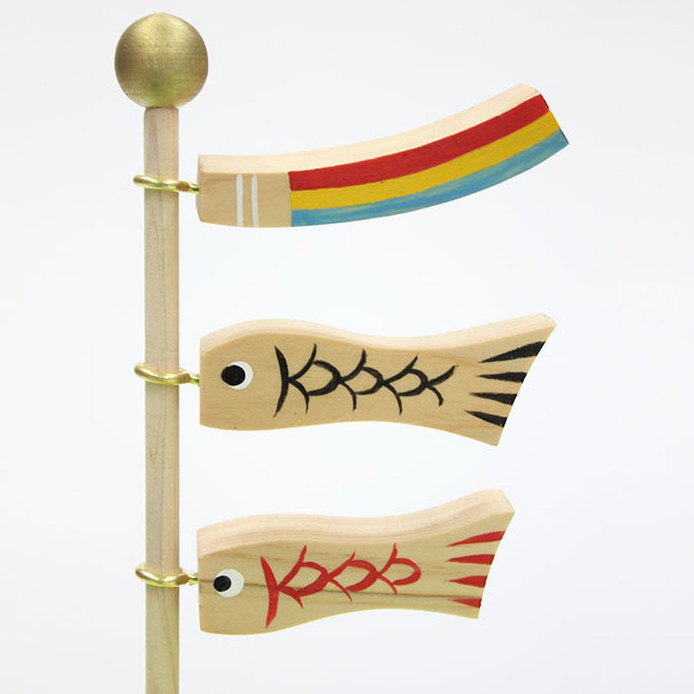 【3人シェア買いでお得】木彫りの鯉のぼりミニ16cm【お届け不可地域：北海道・沖縄・離島】