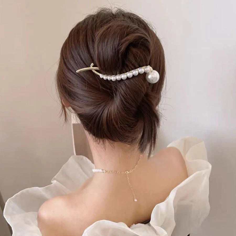 (ホワイト)キラキラヘアピン クリップ 花 パール付き ヘア留め ヘアアクセサリー ヘア爪 クランプ かわいい オシャレ 髪飾り 大人 春夏秋