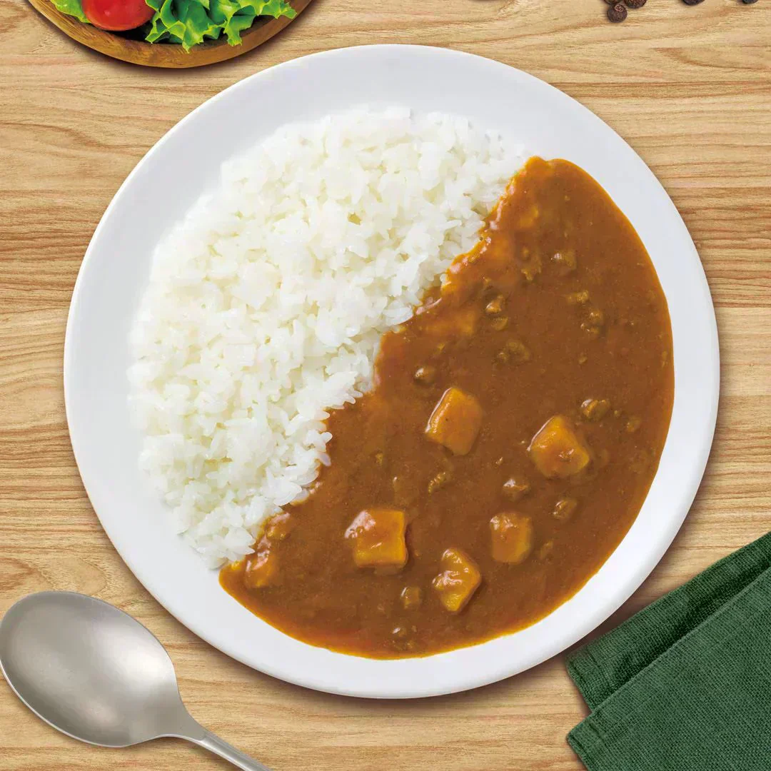 デリシャスカレー 中辛 170ｇ ２袋 野菜と果実をじっくり煮込み25種類のスパイスで仕上げた風味豊かなカレー　ポスト投函便