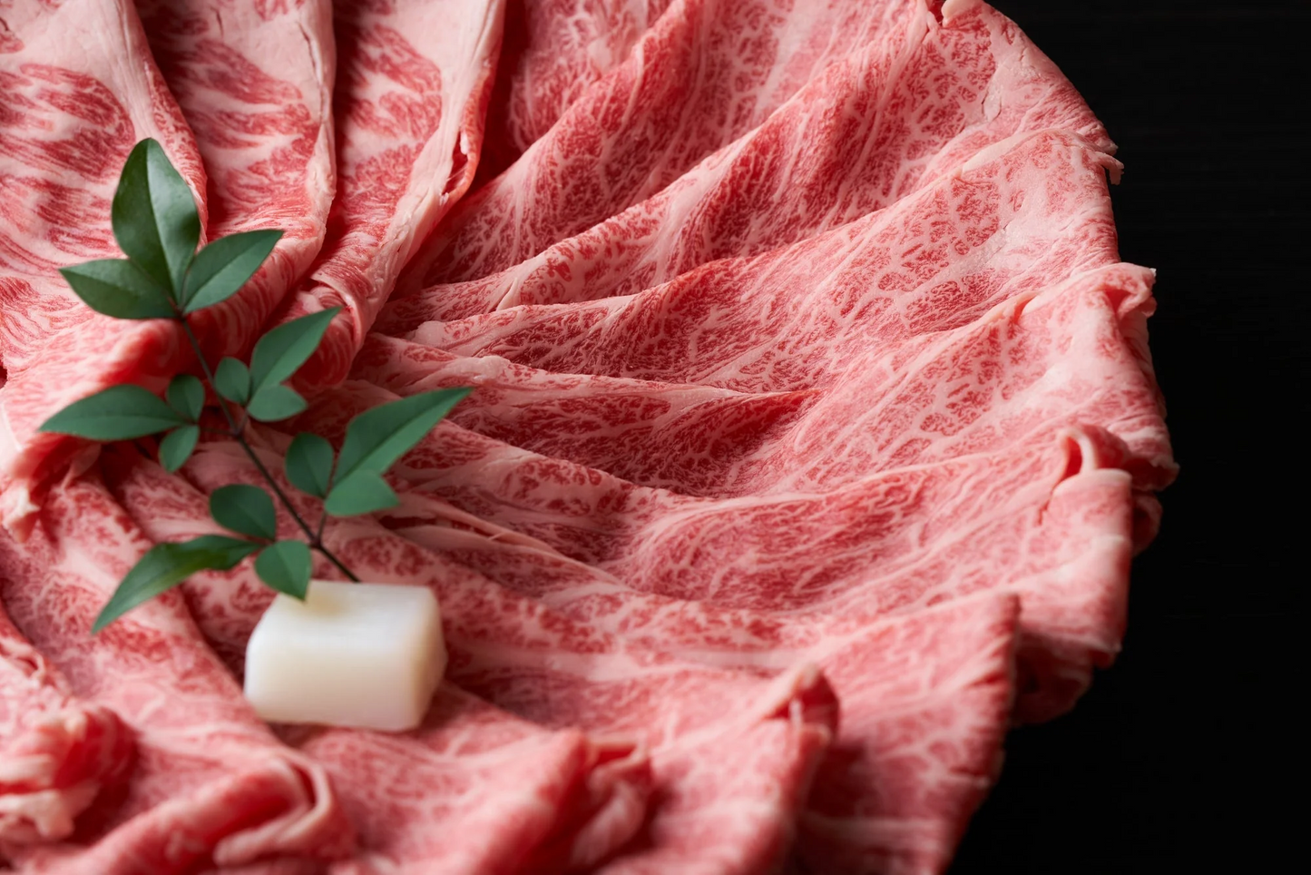 【超得ハイパーSALE】訳あり！九州産黒毛和牛しゃぶしゃぶすき焼き用（肩ロース肉・肩バラ肉・モモ肉）500ｇ和牛 ギフト 送料無料 黒毛和牛　贈答用 冷凍 牛肉　すき焼き　黒毛和牛　しゃぶしゃぶ お取り寄せ お取り寄せグルメ 北海道と沖縄を除き 【送料無料】