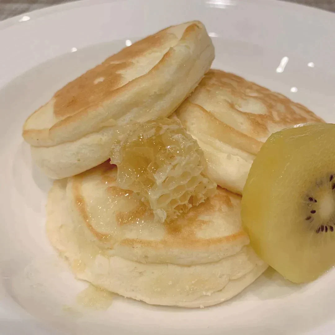 【巣みつ】　はちみつ　巣蜜　コムハニー　ご褒美　国産蜂蜜　ギフト　まるごと　ハチミツ　御歳暮　お歳暮