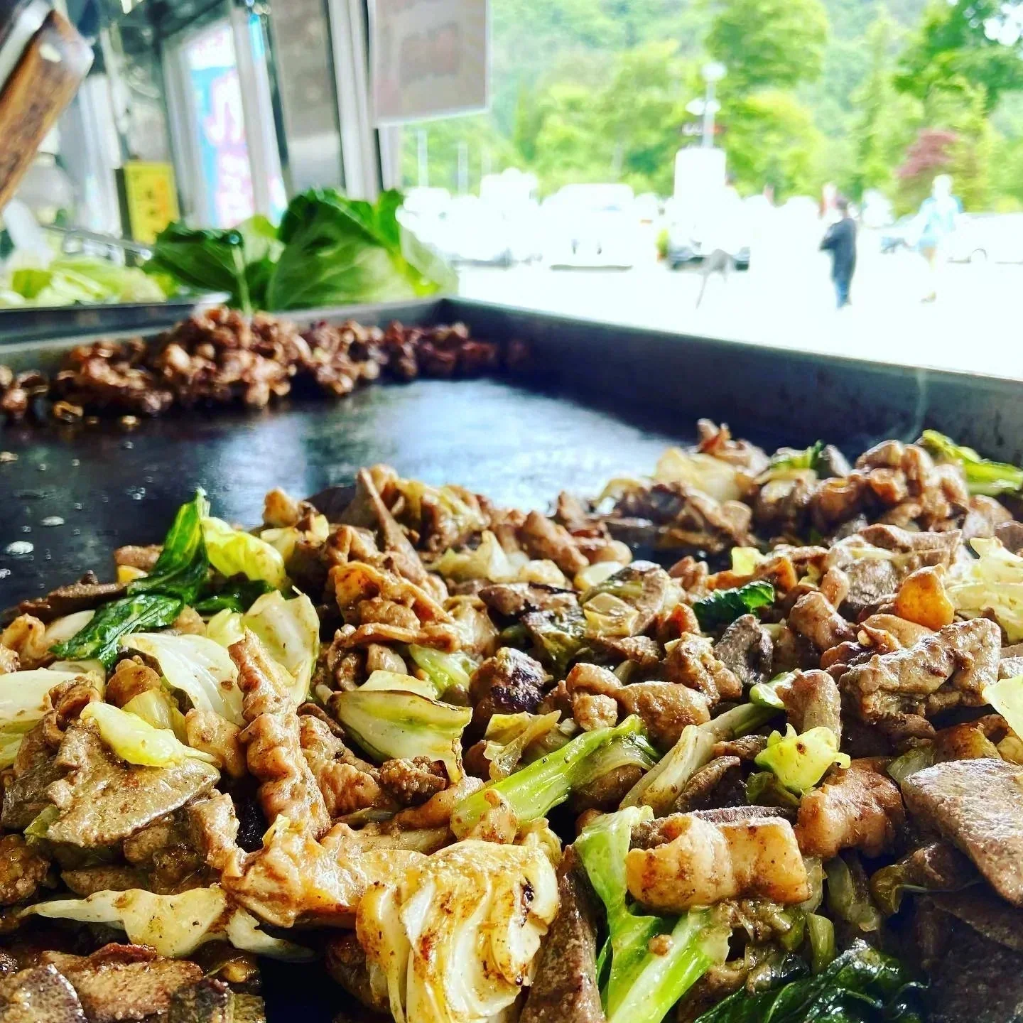㊗️0円食堂ロケ地㊗️赤城名物！丸福ホルモン6袋セット(しょうゆ3袋&うま塩ペッパー3袋)各200g入　賞味期限180日(冷凍商品)