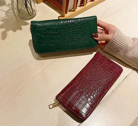 【ブラック】クロコダイル柄　長財布  レディース  大容量 新品 カードケース コインケース 小銭入れ　男女兼用