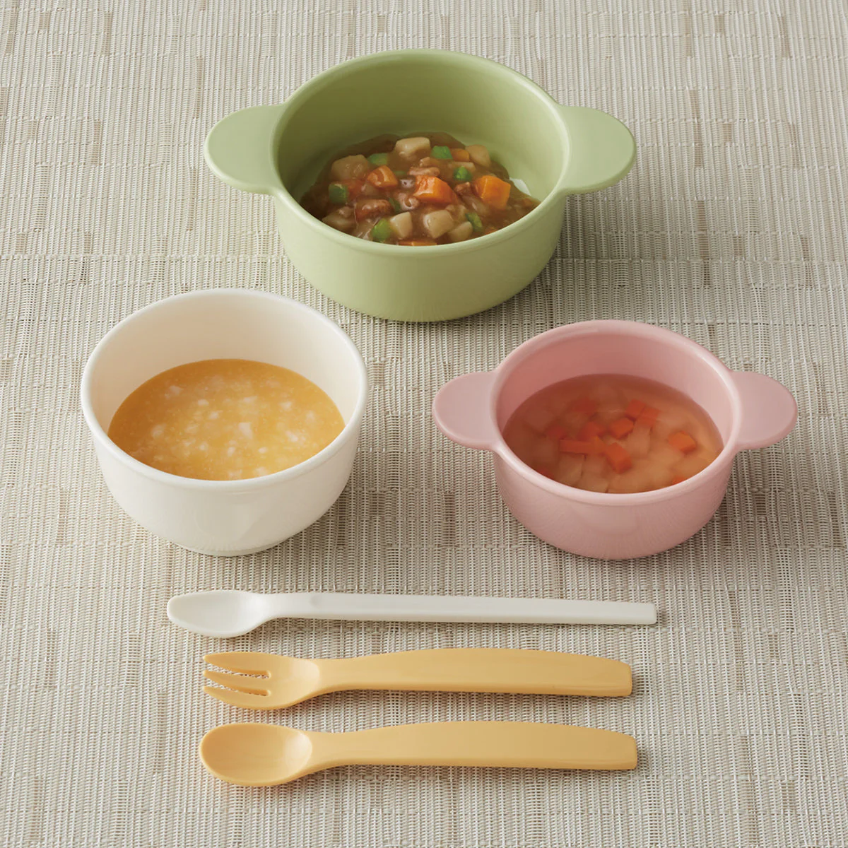 はじめて離乳食 かさなる食器 収納じょ～ず