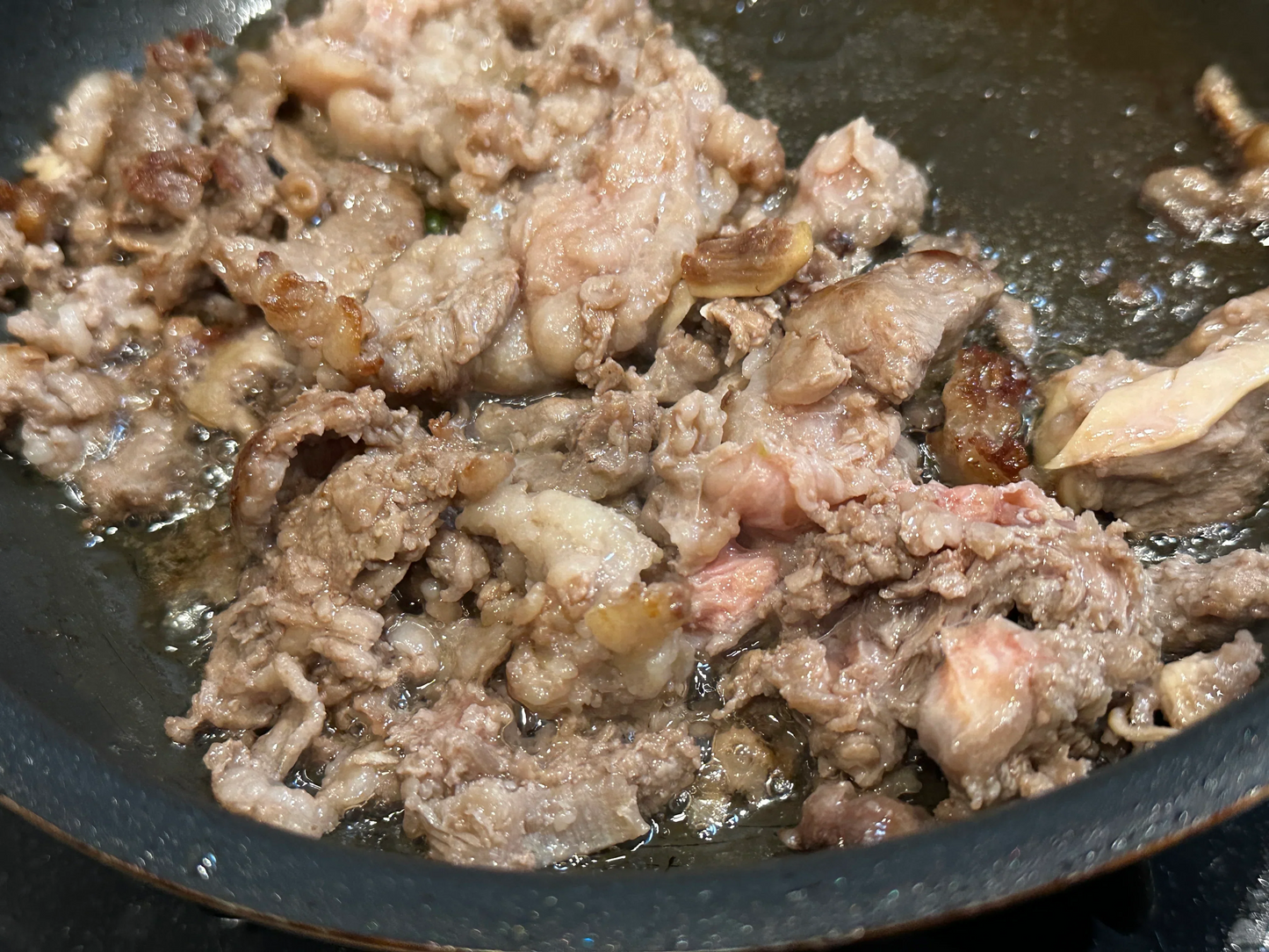 【訳あり】黒毛和牛 端材 1kg (スジ/脂)